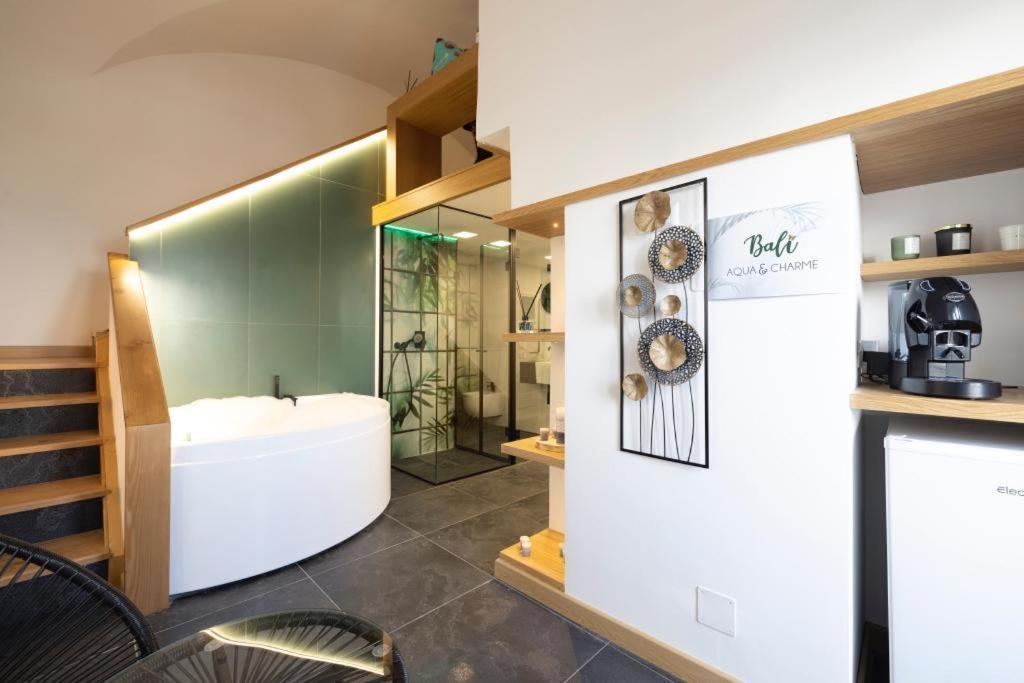Bali Aqua&Charme Bed and Breakfast Γκαέτα Εξωτερικό φωτογραφία